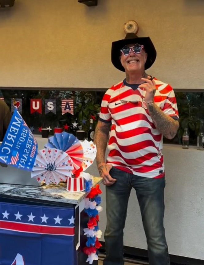 James Hetfield w śmiesznych okularach świętował 250-lecie USA! Narzeczona frontmana Metalliki wrzuciła nagranie