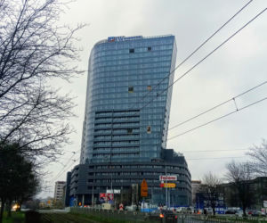 Żuraw zniknął z placu budowy Hanza Tower
