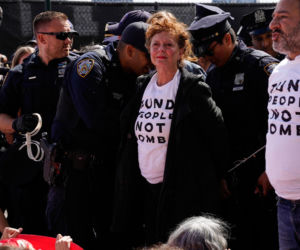 Susan Sarandon w kajdankach! Laureatka Oscara zatrzymana przez policję w Nowym Jorku. Nie była sama