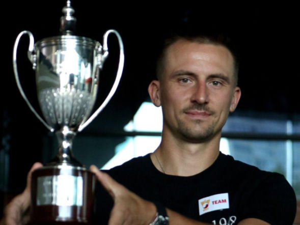 ATP Chengdu: Tuż przed finałem Hurkacza taka świetna wiadomość! Polak z trofeum w Chinach
