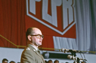 Czarzasty: dergradacja Jaruzelskiego jest kur..stwem