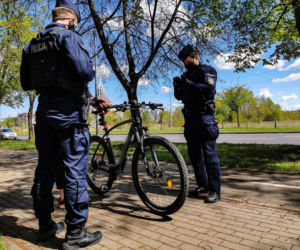 Policjanci kontrolują rowery w Białymstoku