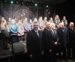 Karol Nawrocki wpadł na jarmark świąteczny