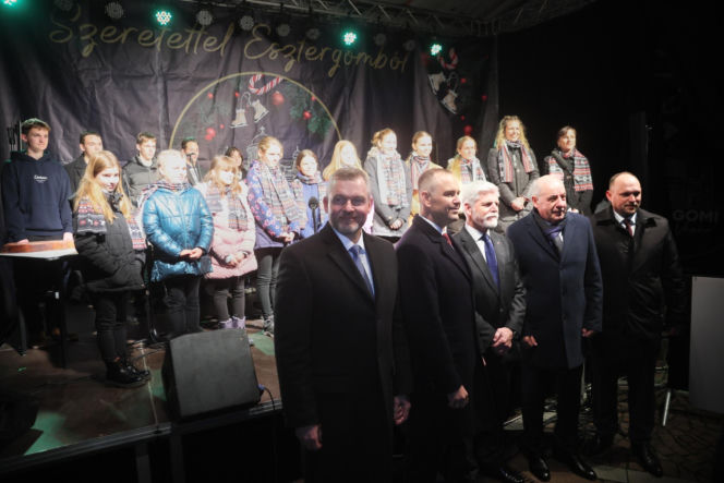 Karol Nawrocki wpadł na jarmark świąteczny