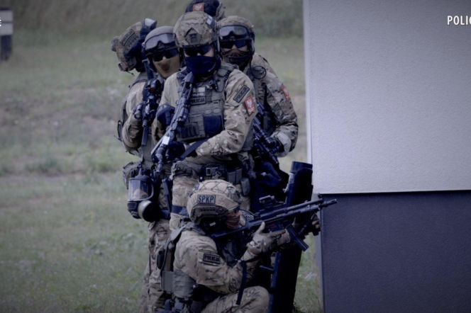 Szturm kontrterrorystów