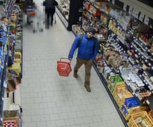 Świecie: Ci mężczyźni ukradli alkohol ze sklepu! Poznajesz ich? [ZDJĘCIA]