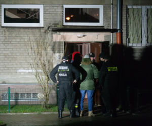 PRZYJECHALI Z POMOCĄ, TRAFILI NA BOMBĘ