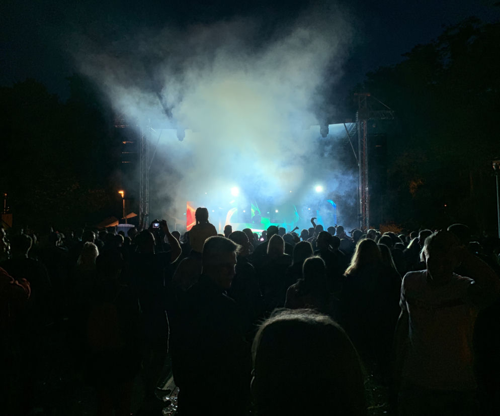 Ekipa Eska Summer City na koncercie Happysad