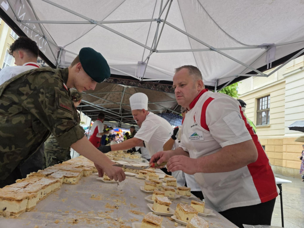 Rzeszów Najdłuższa Kremówka w Polsce