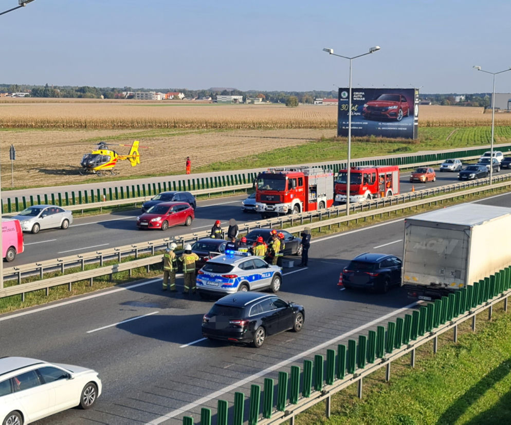 Dwa śmigłowce lądowały na Bemowie. W Warszawie brakuje karetek