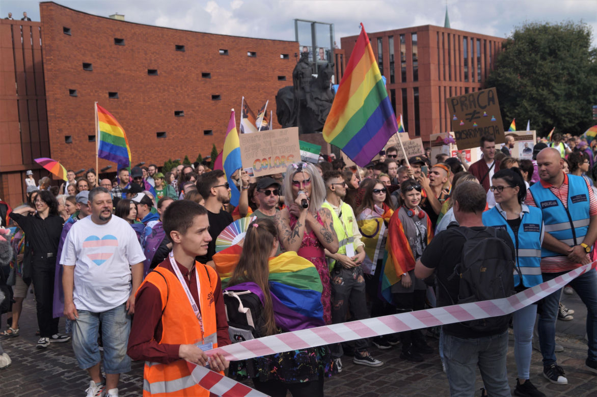 II Marsz Równości w Bydgoszczy pod hasłem "Wybierz miłość” [ZDJĘCIA]