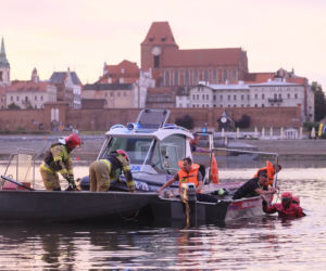 Toruń: Auto wylądowało w Wiśle! 