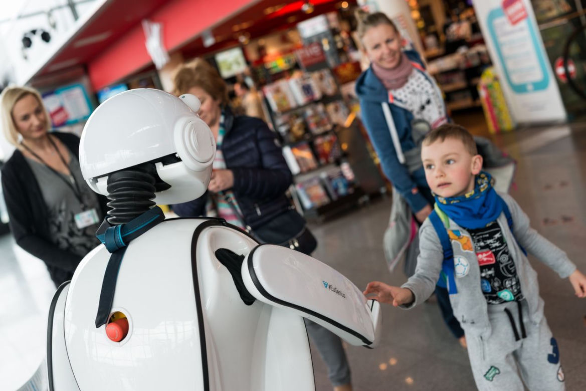 Na wrocławskim lotnisku roboty zastępują ludzi