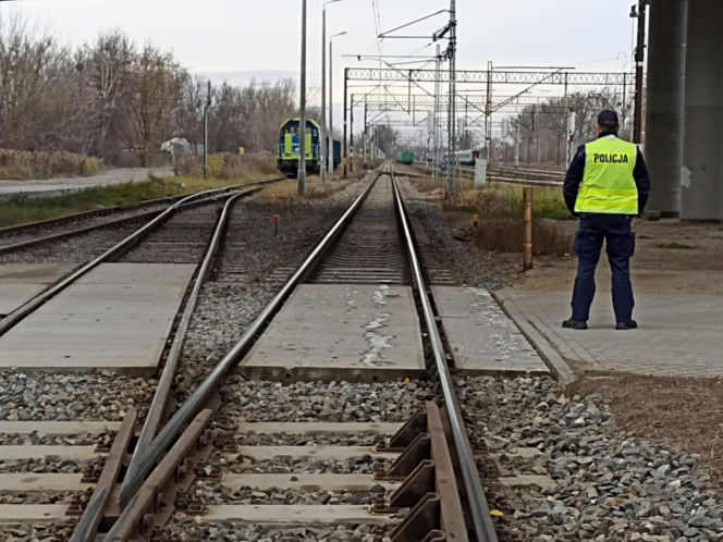 Działania policjantów z garnizonu stołecznego na torach i dworcach