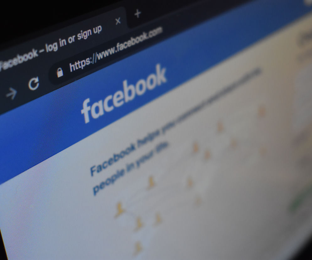 18-latka z Grajewa dała się nabrać. Myślała, że pisała na Facebooku z koleżanką