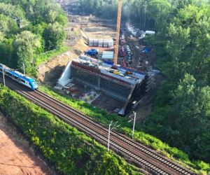 Gdyby budowali to tradycyjnie, kolej stanęłaby na 10 miesięcy. Zrobili to w 16 dni