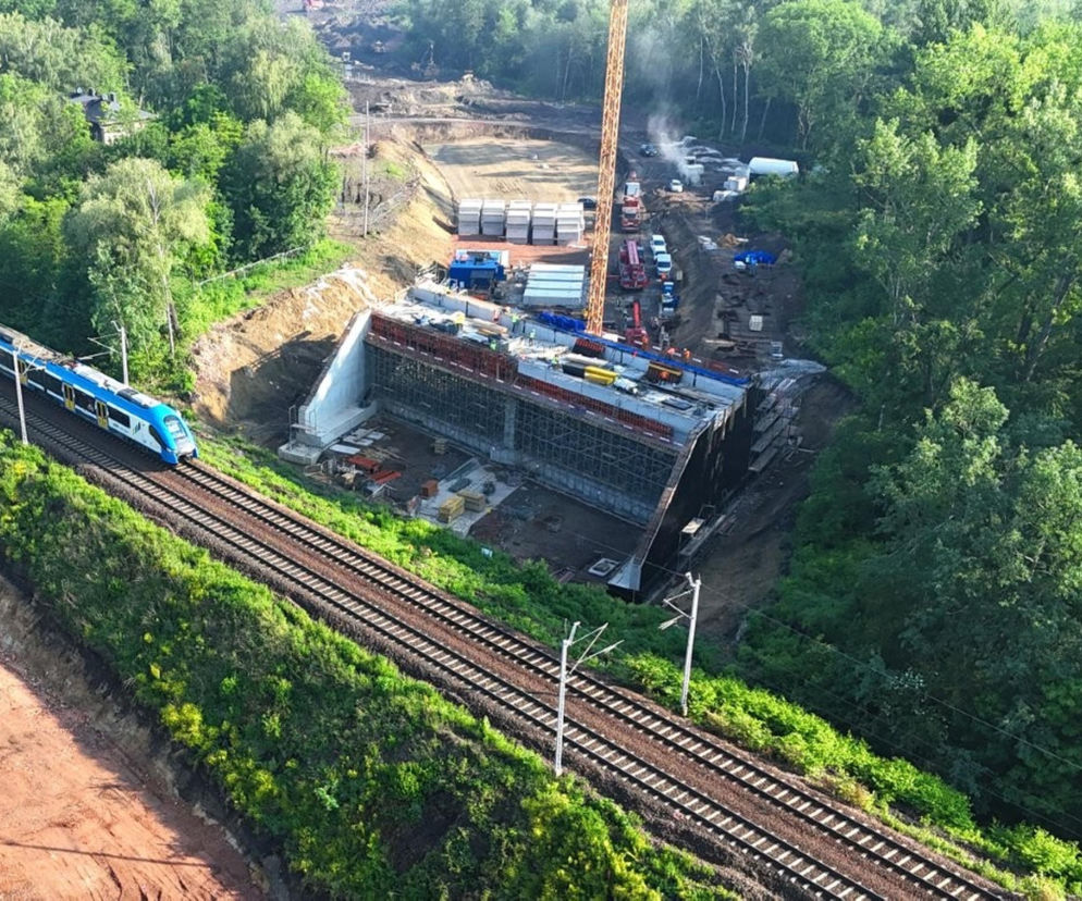 5000 ton betonu ruszyło z miejsca pod linią Katowice-Gliwice. Niezwykła operacja na Śląsku