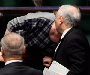 Pawłowicz przykleiła się do Prezesa