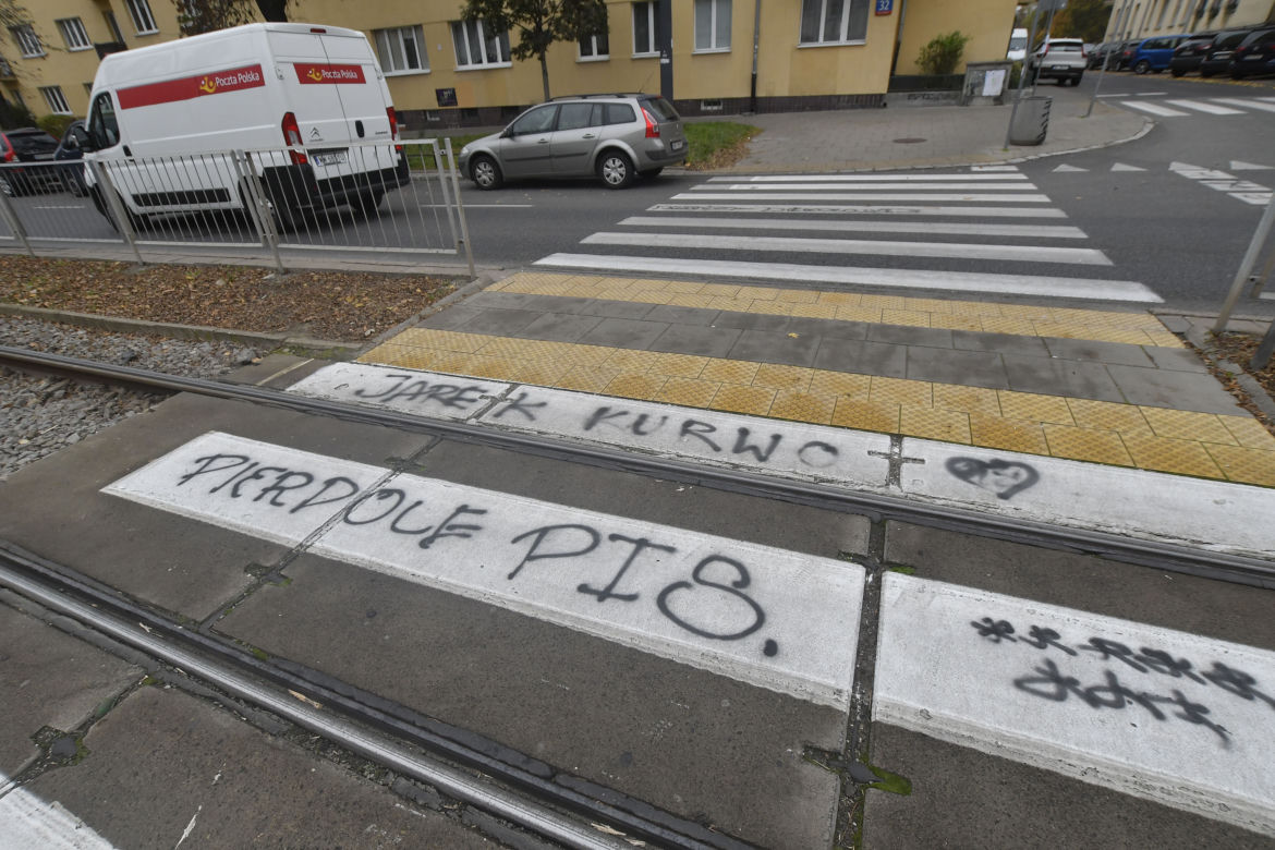 Protestujący pomazali Żoliborz!