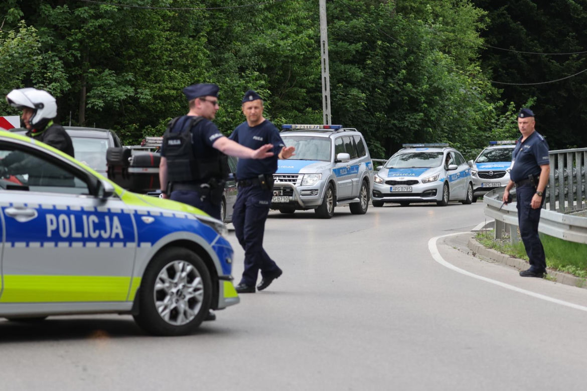 Małopolska. Policyjna obława za sprawcą strzelaniny w Starej Wsi