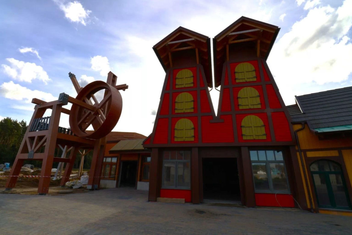 Park rozrywki Hossoland w budowie