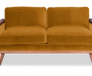 Musztardowa sofa do salonu. Wybraliśmy 10 najmodniejszych modeli!