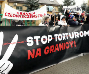 Pierwsze damy Jolanta Kwaśniewska i Anna Komorowska w Michałowie. Wzięły udział w akcji Matki na granicę
