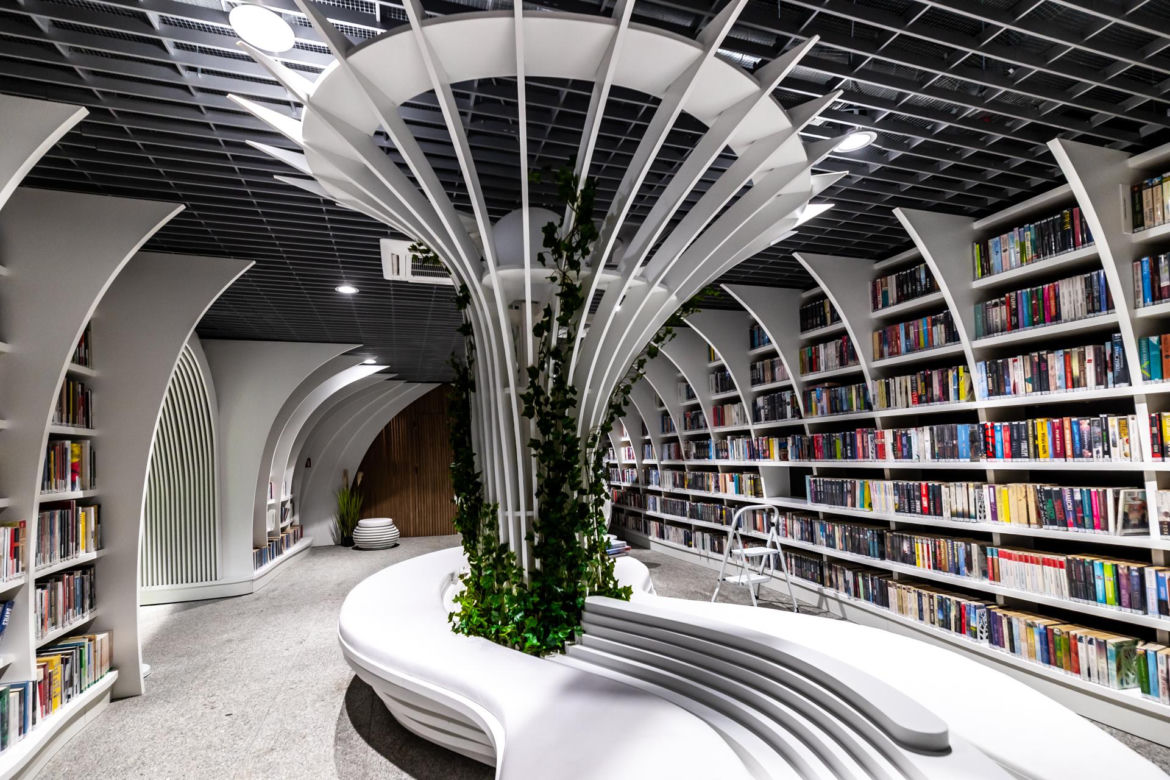 Metroteka – biblioteka na stacji metra M2 Kondratowicza w Warszawie