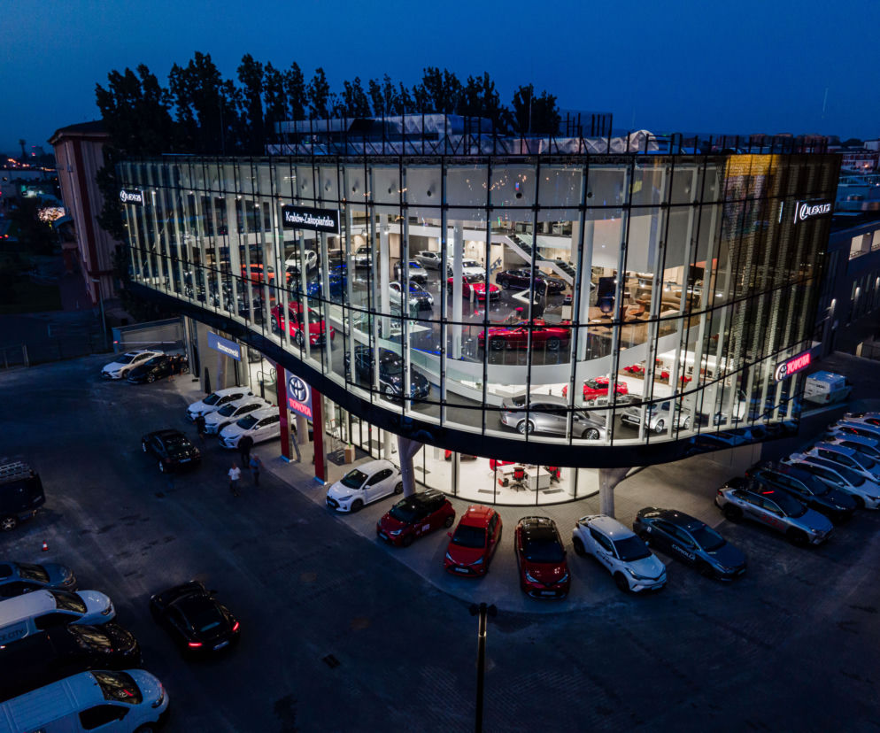 Toyota Romanowski Kraków - nowy salon Toyoty i Lexusa