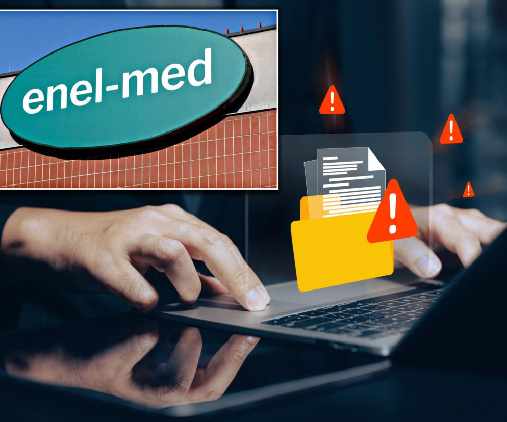 Dłonie osoby na klawiaturze, grafika folderu i wykrzykników. Obok logo Enel-Med. O wycieku danych czytaj na SE Superbiz.