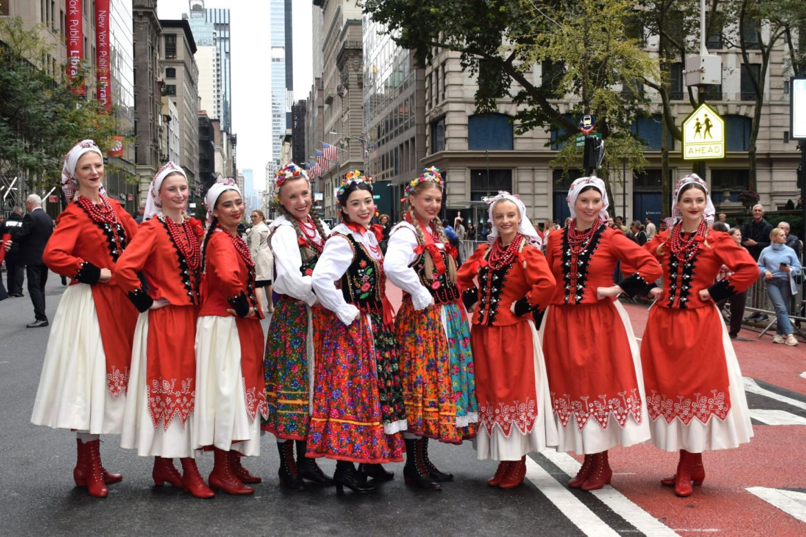 Deszcz ich nie zatrzymał. Te zdjęcia Parady Pułaskiego przejdą do historii