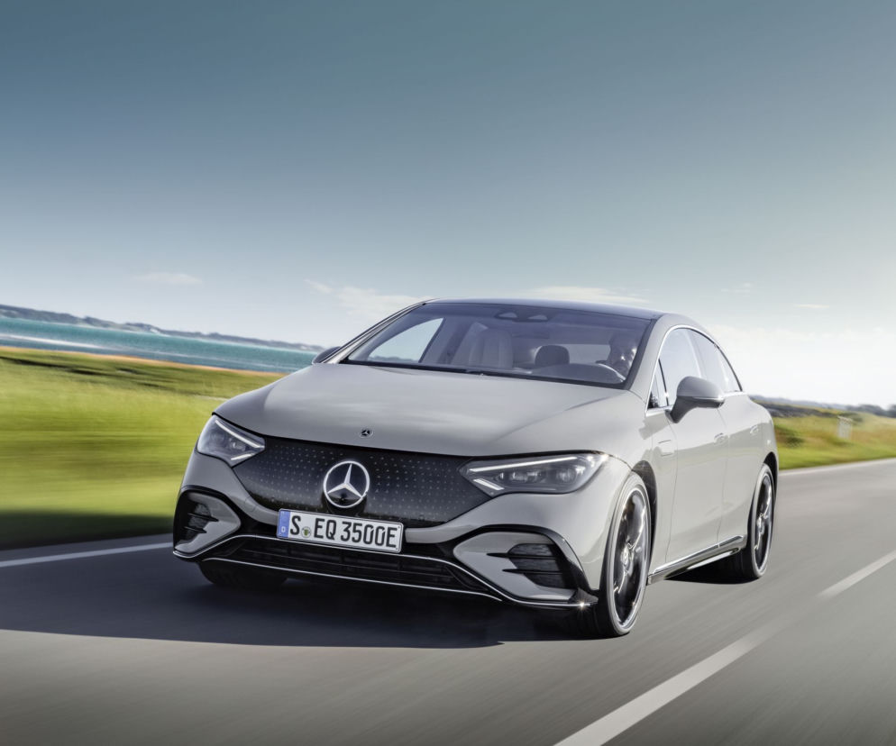 Mercedes EQE (2022)