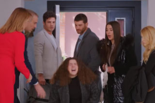 Miłość i nadzieja. Tak długo potrwa przerwa w emisji po ostatnim odcinku w 2025 roku! Wiemy, kiedy turecki serial wróci do TVP 