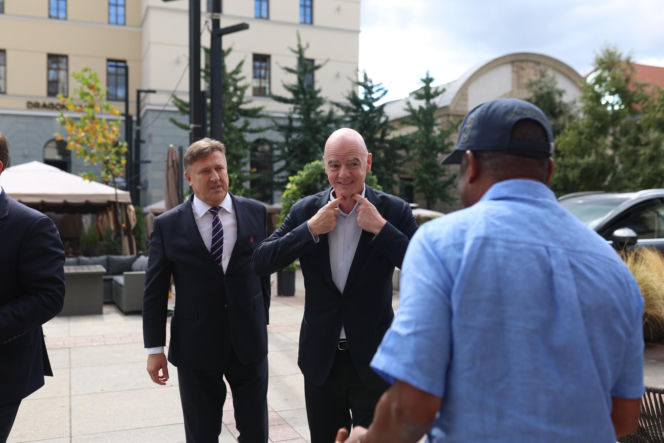 Cezary Kulesza wita Gianniego Infantino