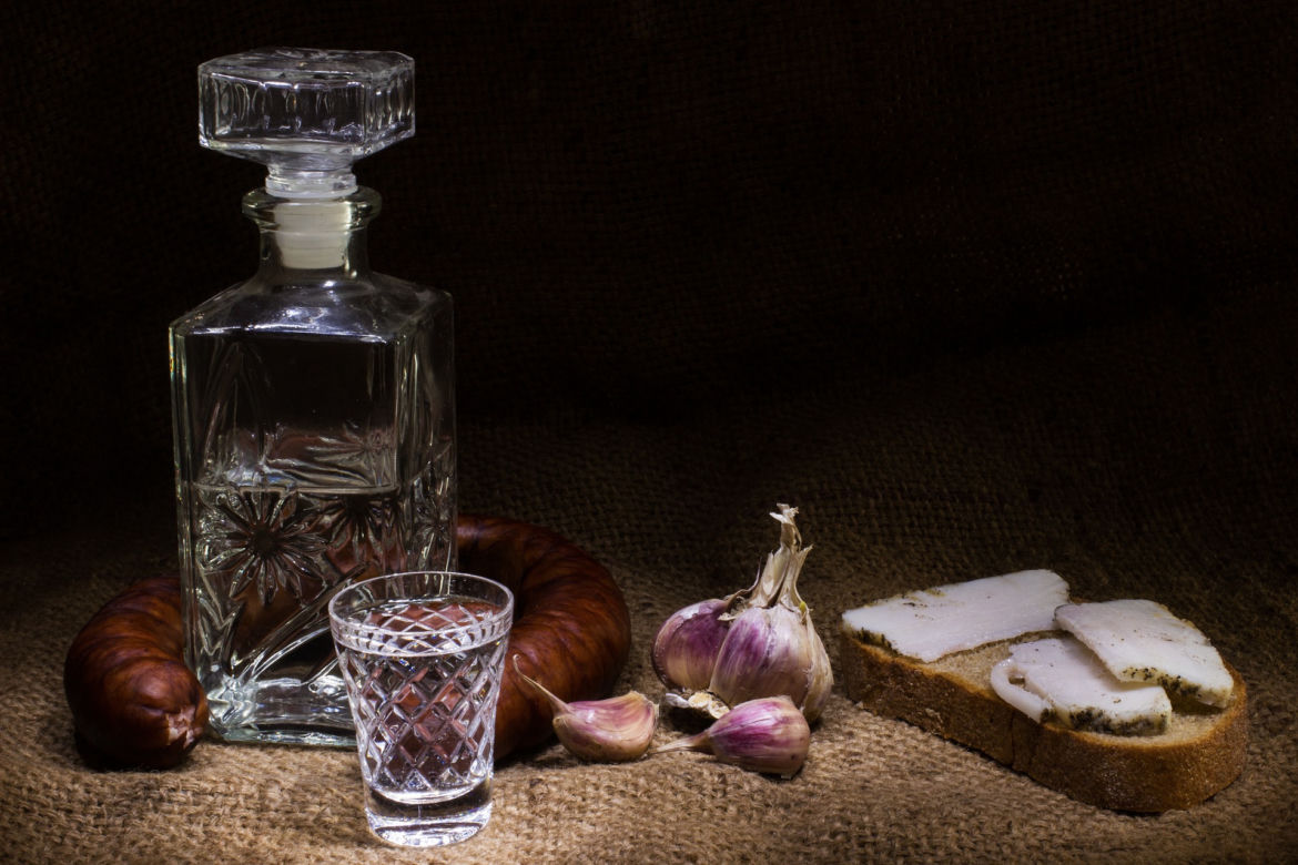 Szampan, piwo, wódka, a może drink? Jak szybko pozbędziemy się alkoholu po ich wypiciu? [KALKULATOR PROMILI]