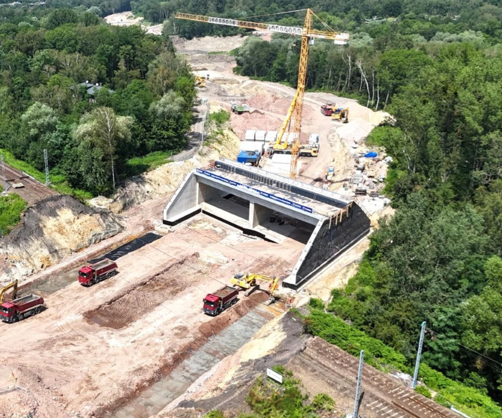 5000 ton betonu ruszyło z miejsca pod linią Katowice-Gliwice. Niezwykła operacja