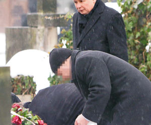 Jarosław Kaczyński odwiedził grób mamy