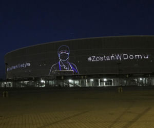 Laserowy pokaz na Stadionie Wrocław. To podziękowania dla medyków!