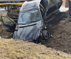 Twarde lądowanie w rowach. Pechowy koniec dwóch różnych podróży