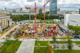 Budowa siedziby teatru TR Warszawa na Placu Defilad