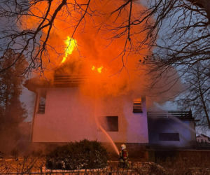 Suchedniów. Pożar domu jednorodzinnego w Nowy Rok [ZDJĘCIA]