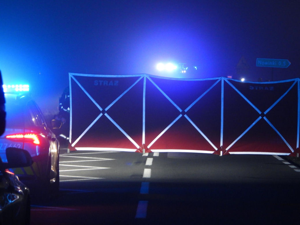 Koparka wymusiła pierwszeństwo. Motocyklista nie miał szans