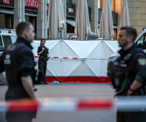 Dwoje zabitych i 80 rannych w Niemczech! Sprawca wjechał w tłum, był znany policji