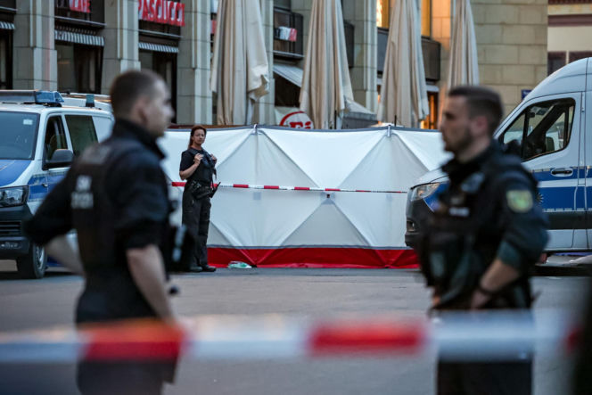 Dwoje zabitych i 80 rannych w Niemczech! Sprawca wjechał w tłum, był znany policji