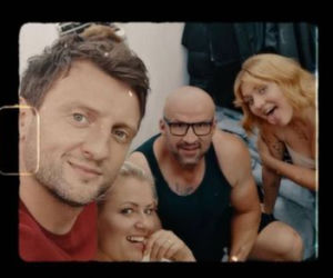 M jak miłość. Andrzejek (Tomasz Oświeciński), Marzenka (Olga Szomańska), Bartek (Arkadiusz Smoleński), Ula (Iga Krefft)