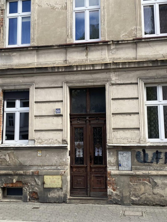 Kilka "baniek" dofinansowania na kilka kamienic w Lesznie. Przejdą kapitalny remont