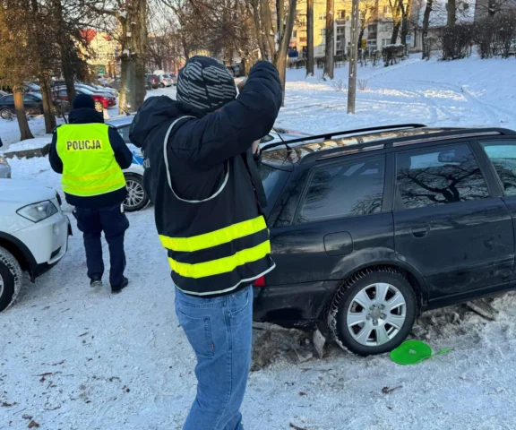 10-latek zjeżdżał z górki. W ciężkim stanie trafił do szpitala 