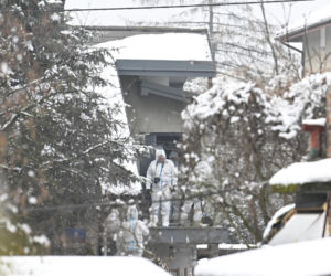 Zwłoki małżeństwa na Targówku. Świadkowie o szturmie antyterrorystów: W życiu czegoś takiego nie widziałem