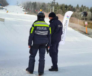 Policja na nartach pilnuje porządku w ośrodku PKL Jaworzyna Krynicka