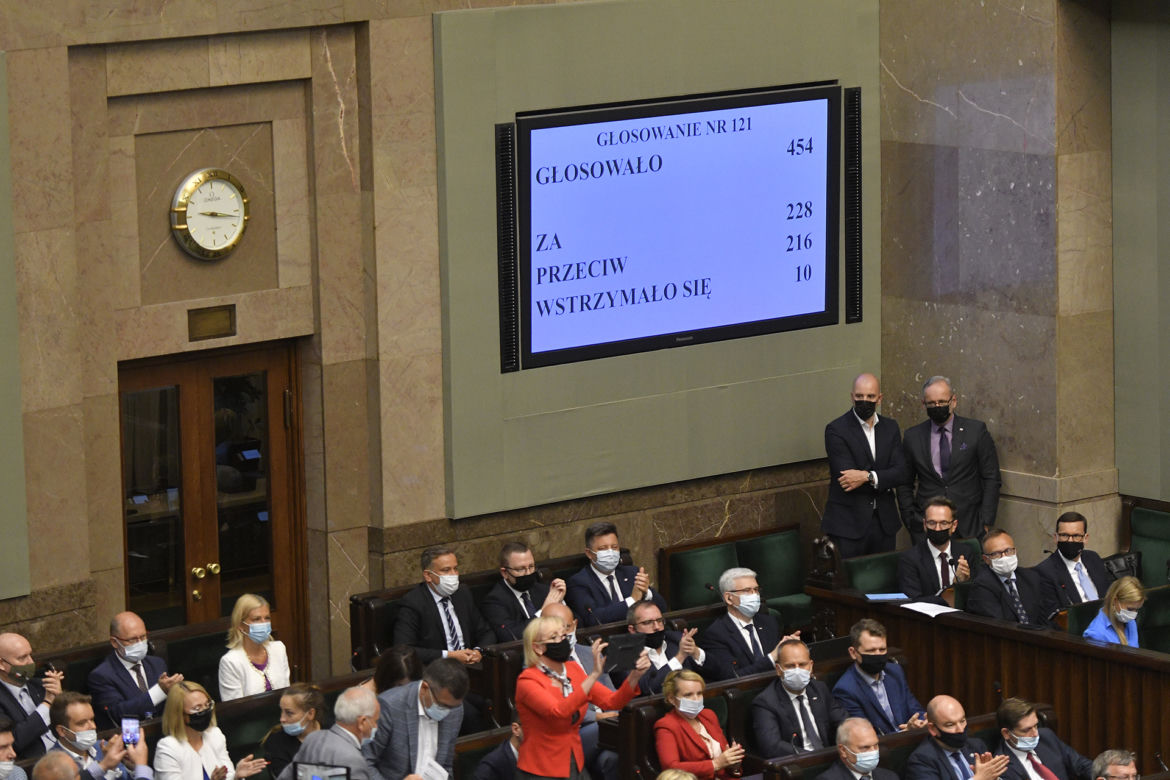 Reasumpcja głosowania w Sejmie Wojna o TVN trwa